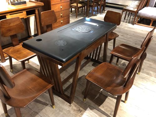 大型實(shí)木家具超市工廠店 打造您的理想新生活